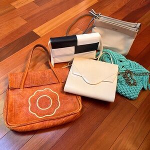 Purse Bundle Deal 5 Handbags Varying Condition reflective in the price.